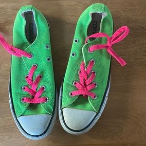 Unisex All-Star Converse green with pink laces Vintage